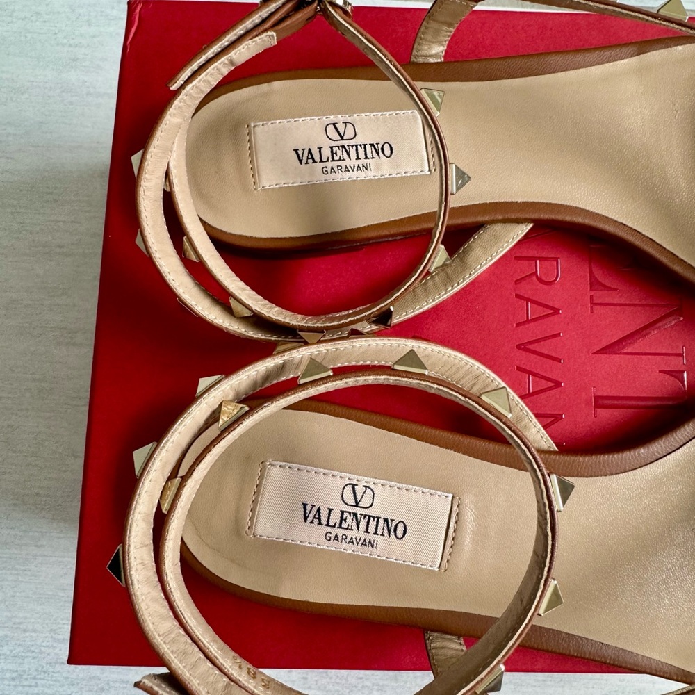 BRAND NEW Valentino Garavani RockStud Brown Sandals - Picture 6 of 9